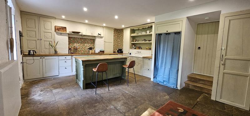 Propriété - 150 m² - 6 pièces