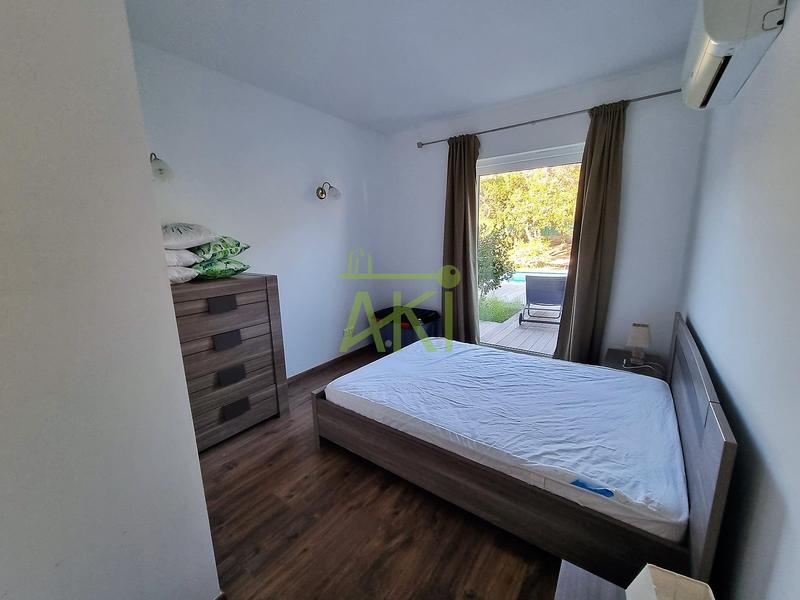 Maison - 278 m² - 9 pièces