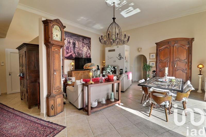 Maison - 196 m² - 7 pièces