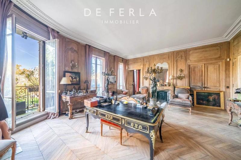 Appartement - 292 m² - 9 pièces