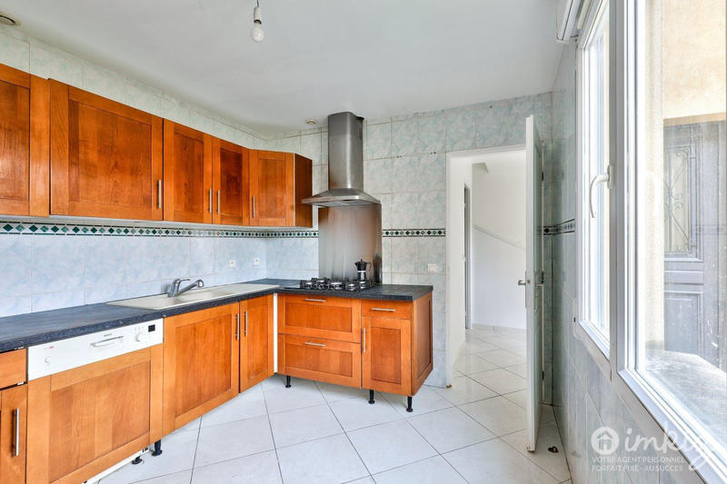 Maison - 139 m² - 8 pièces