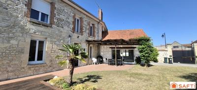 Maison - 275 m² - 11 pièces