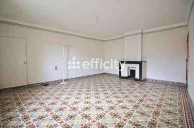 Maison - 320 m² - 4 pièces