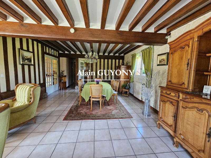 Maison traditionnelle - 144 m² - 6 pièces