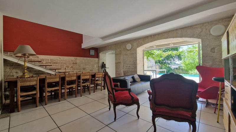 Maison - 205 m² - 9 pièces