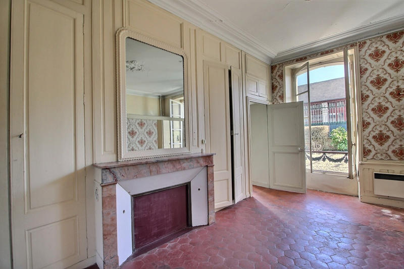 Demeure - 255 m² - 8 pièces