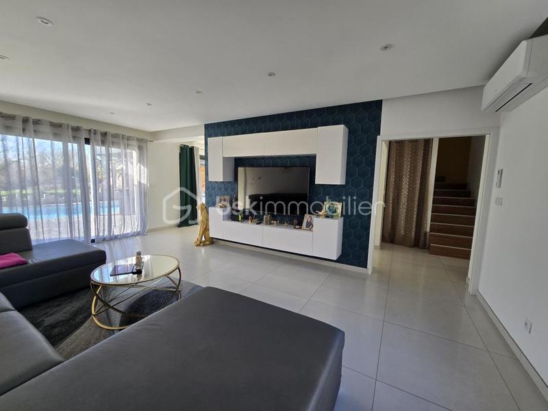 Villa - 225 m² - 10 pièces