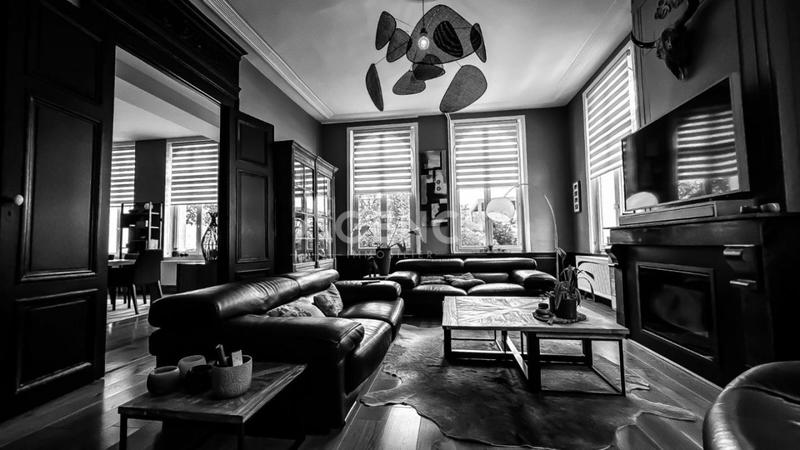 Maison bourgeoise - 250 m² - 9 pièces