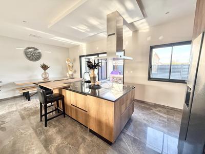 Maison - 193 m² - 7 pièces