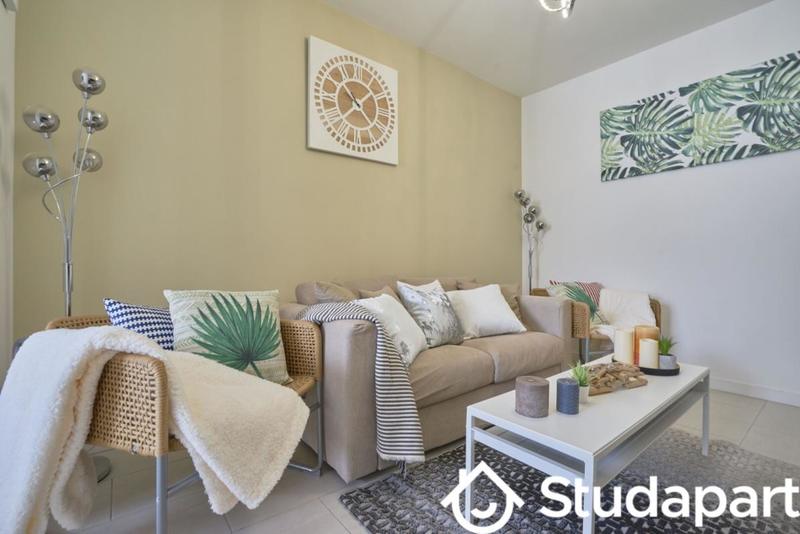 Chambre - 11 m² - 1 pièce