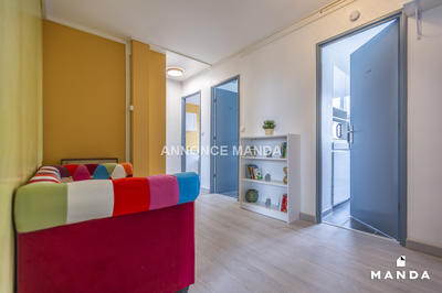Chambre - 10 m² - 5 pièces