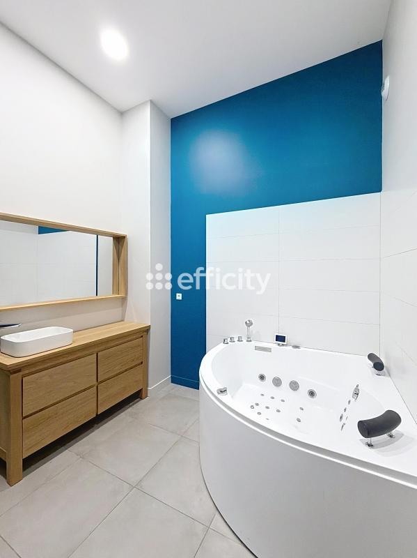 Maison - 137 m² - 6 pièces