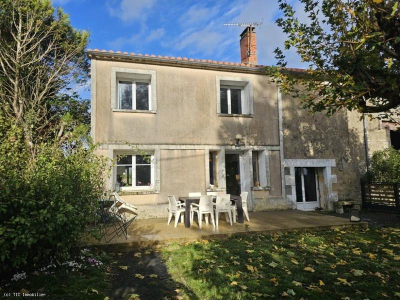 Propriété - 224 m² - 8 pièces