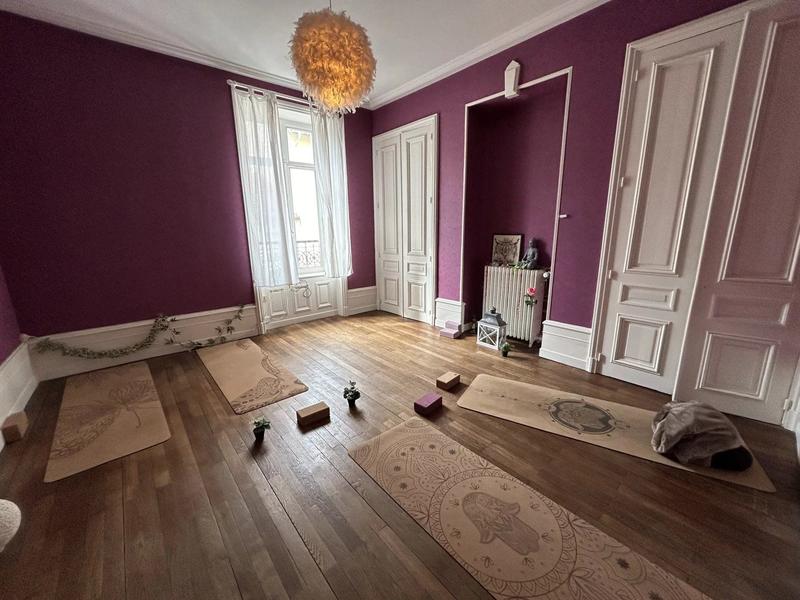 Maison - 240 m² - 6 pièces