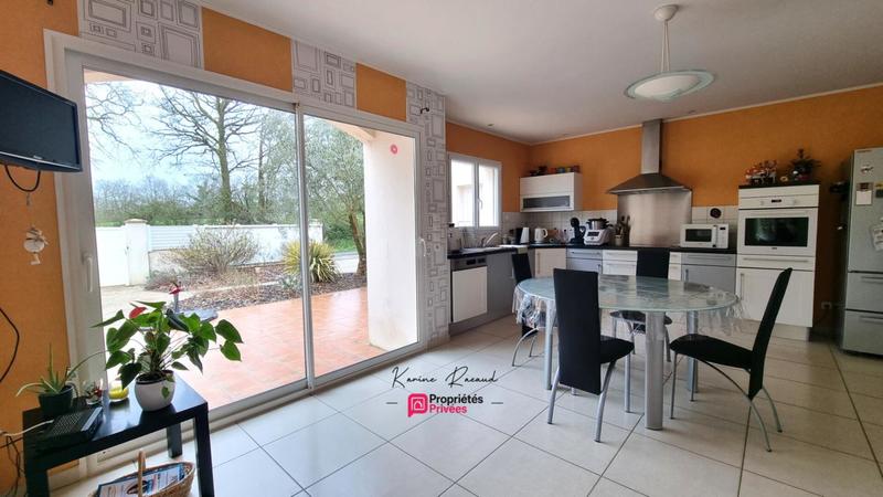 Maison - 185 m² - 8 pièces