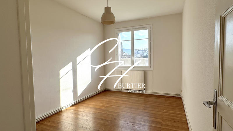 Appartement - 77 m² - 4 pièces