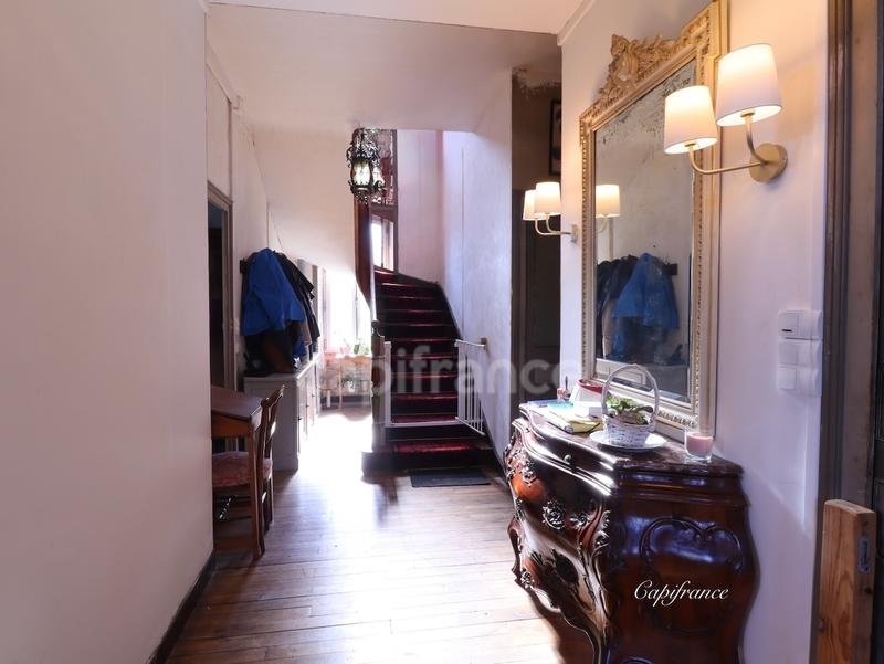 Maison de maîtres - 237 m² - 15 pièces