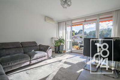 Appartement - 95 m² - 5 pièces