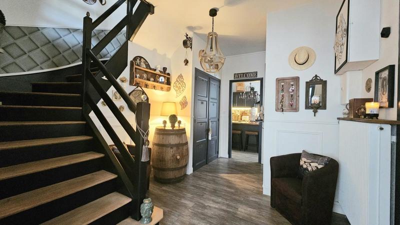 Maison ancienne - 147 m² - 8 pièces