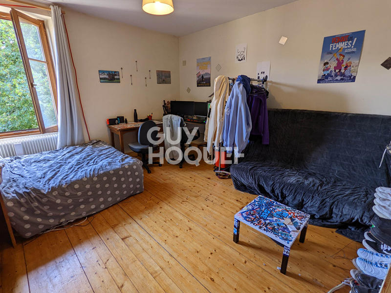 Maison - 330 m² - 14 pièces