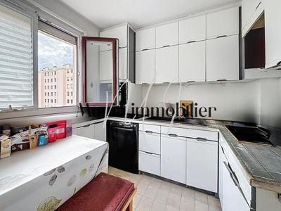 Appartement - 90 m² - 4 pièces