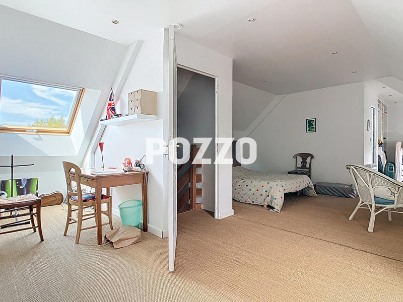 Maison - 200 m² - 7 pièces