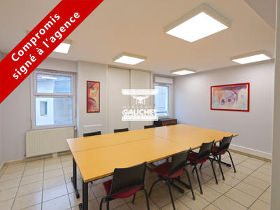 Local d'activités - 94 m² - 5 pièces