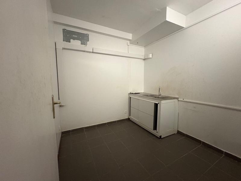 Local commercial - 147 m² - 10 pièces