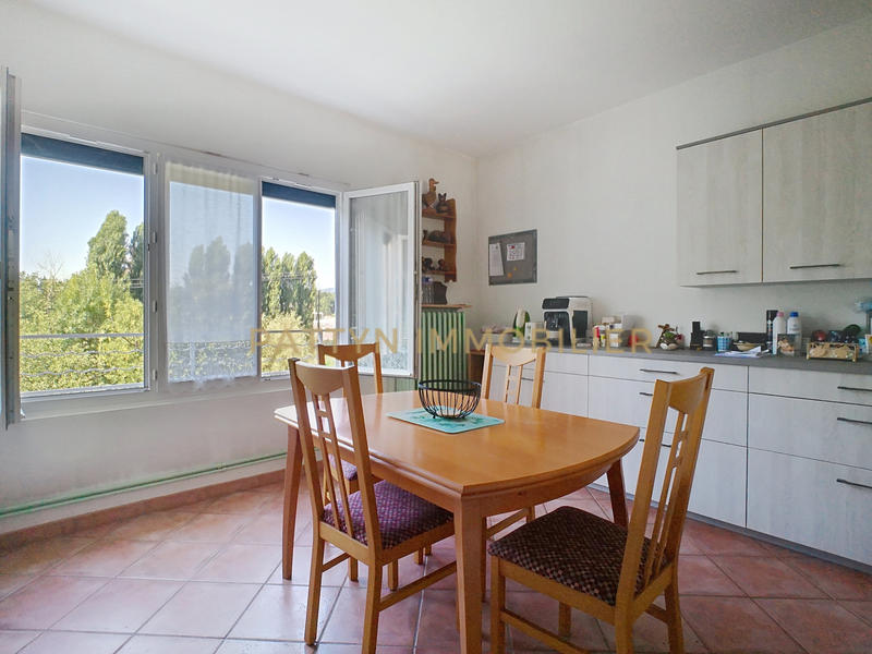 Appartement - 83 m² - 3 pièces