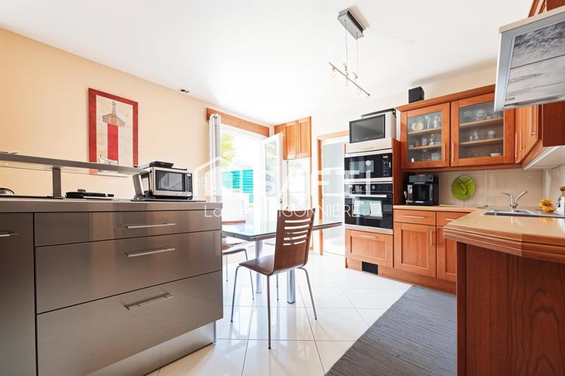 Maison - 180 m² - 7 pièces