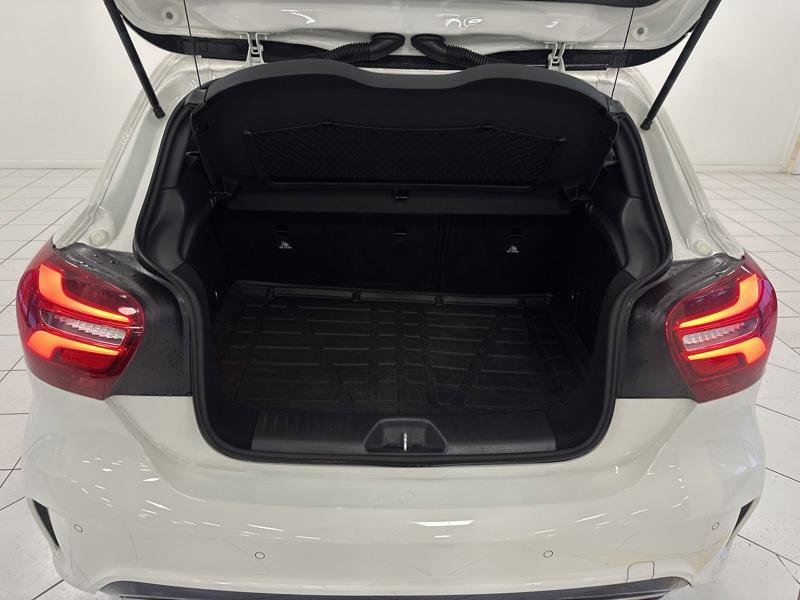 Mercedes Classe a 220 4matic Pack Amg Line Gps camera sièges chauf