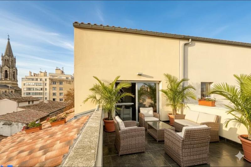 Appartement - 224 m² - 6 pièces