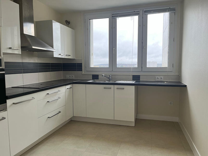 Appartement - 90 m² - 5 pièces