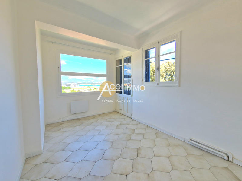 Maison - 167 m² - 8 pièces