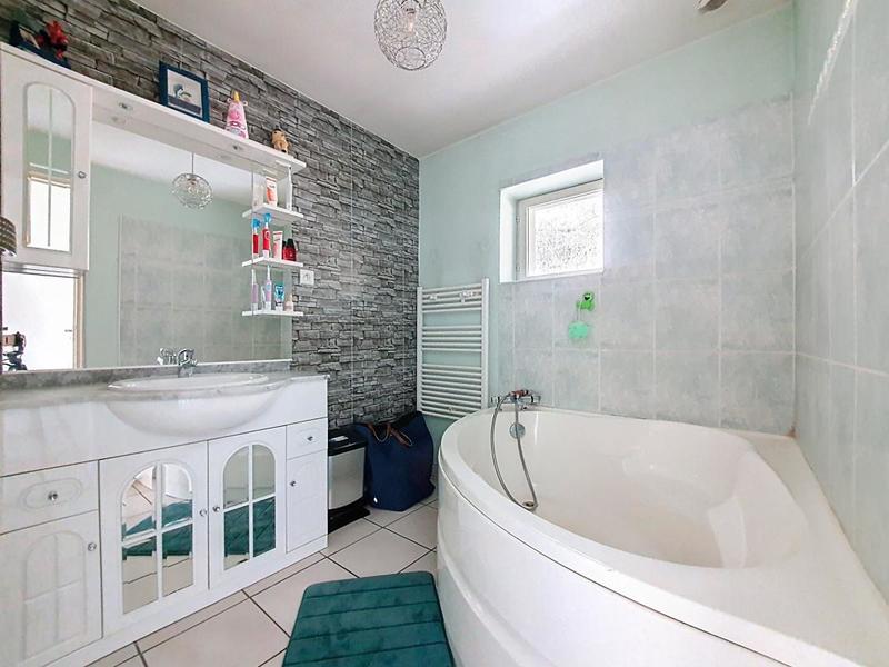 Maison - 177 m² - 7 pièces