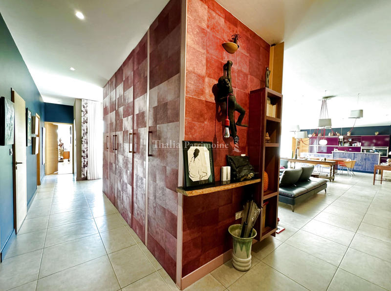 Maison - 220 m² - 7 pièces