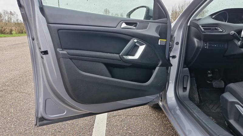 Peugeot 308 II 1.5 BlueHDi 130 Eat6 Active Business - Automatique