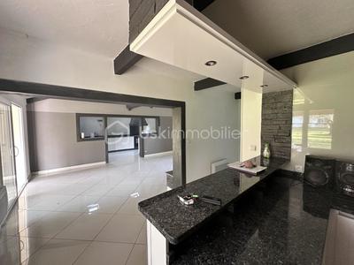 Propriété - 107 m² - 6 pièces