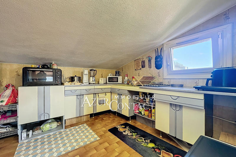 Maison - 300 m² - 10 pièces