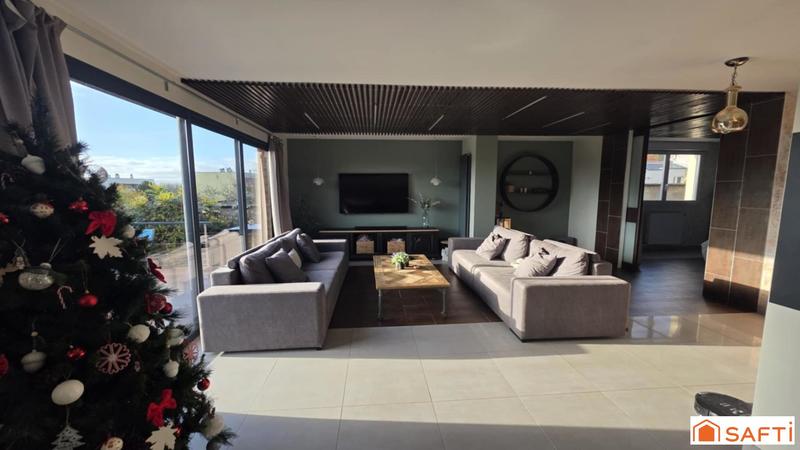 Maison - 180 m² - 7 pièces