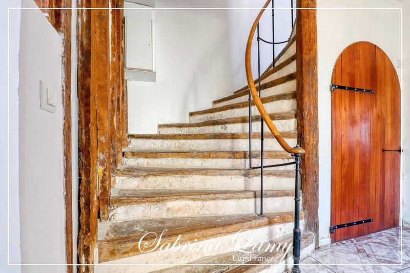 Maison - 210 m² - 7 pièces