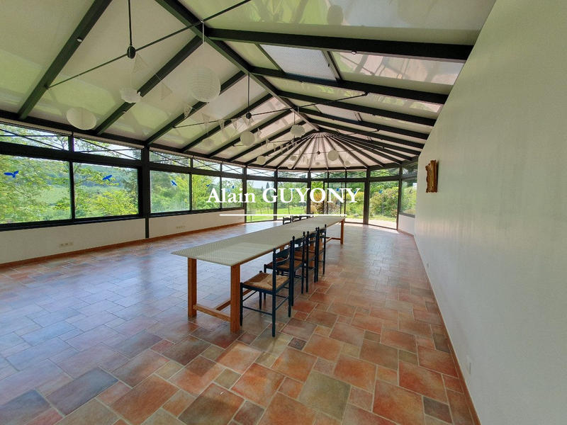 Maison - 208 m² - 7 pièces