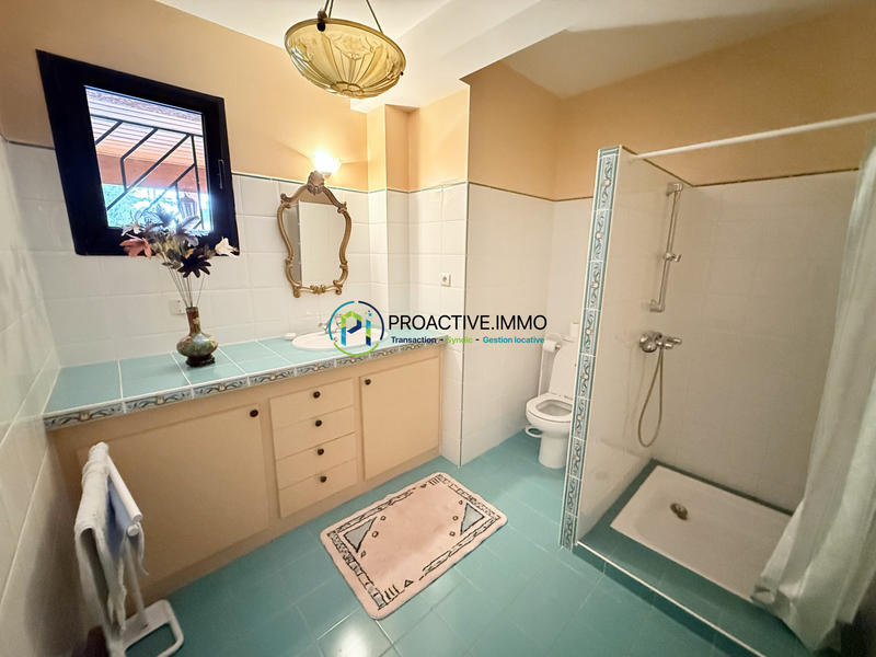 Maison - 198 m² - 6 pièces