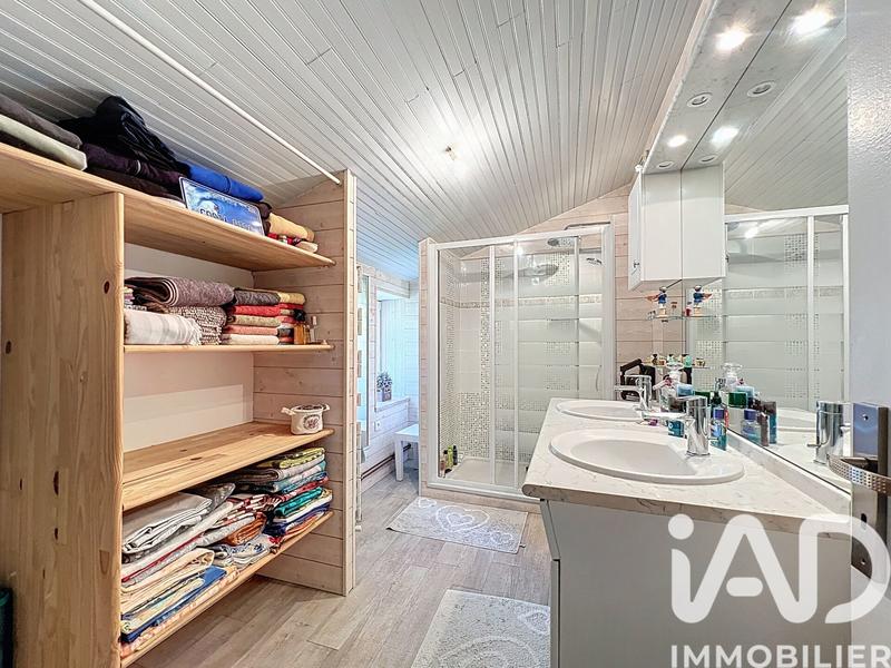 Maison - 230 m² - 6 pièces