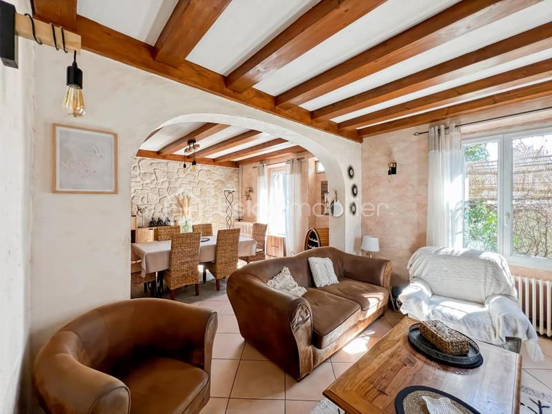 Maison traditionnelle - 153 m² - 6 pièces