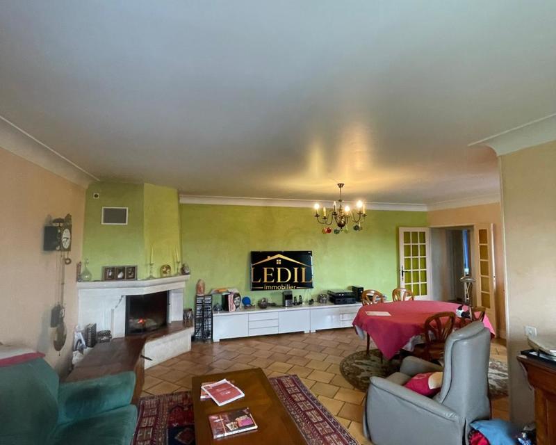 Propriété - 162 m² - 2 pièces