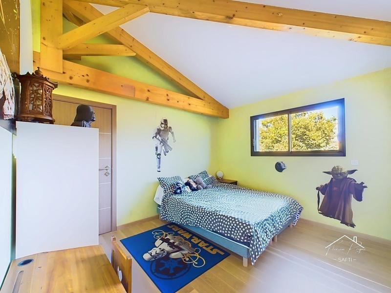 Maison - 224 m² - 8 pièces