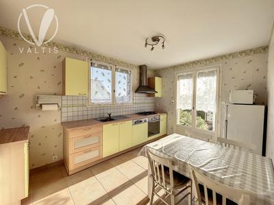 Maison traditionnelle - 101 m² - 5 pièces