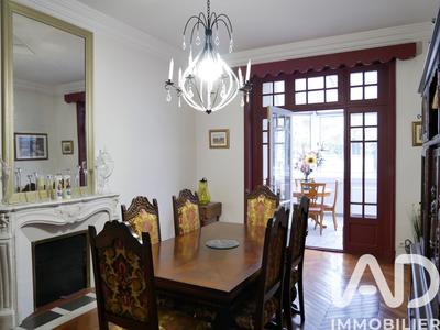 Maison - 231 m² - 8 pièces