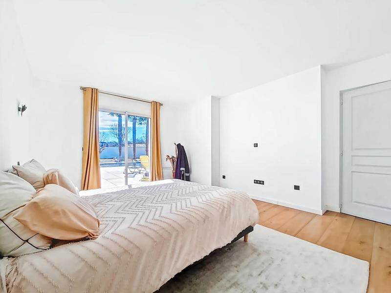 Maison - 220 m² - 7 pièces